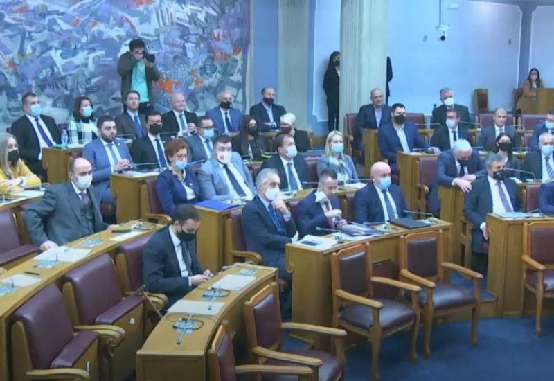 Crnogorski parlament izmijenio vjerski zakon po volji SPS-a
